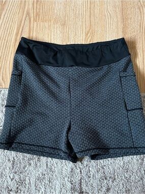 SHEIN Gray Scrunch Butt Textured High-Waist Bike Shorts